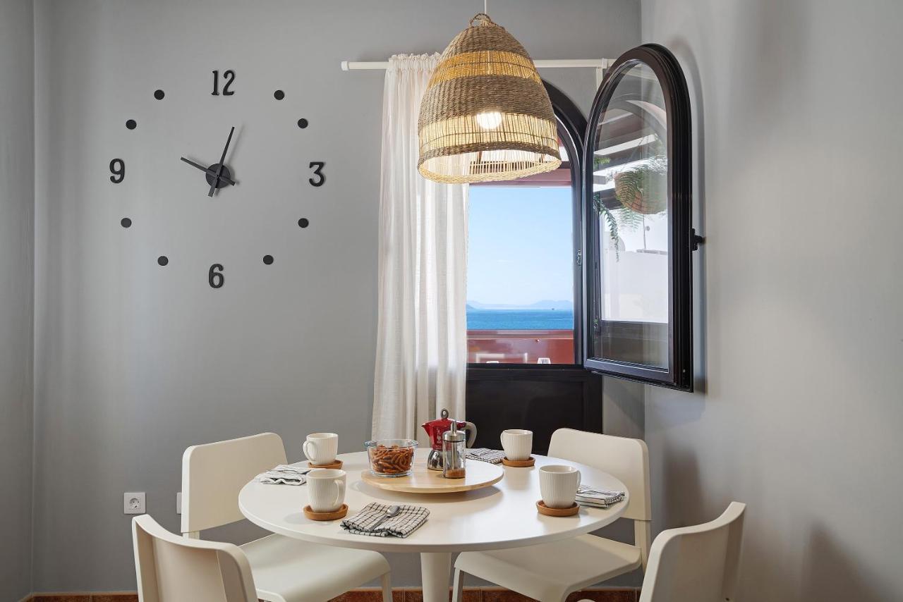 Apartamentos La Estrella III Плайя-Бланка Екстер'єр фото