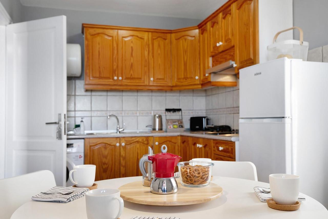 Apartamentos La Estrella III Плайя-Бланка Екстер'єр фото